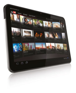 Motorola-XOOM-_angle_YouTube