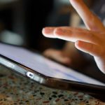 ipad-user-640