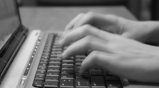 fingers-on-keyboard-640